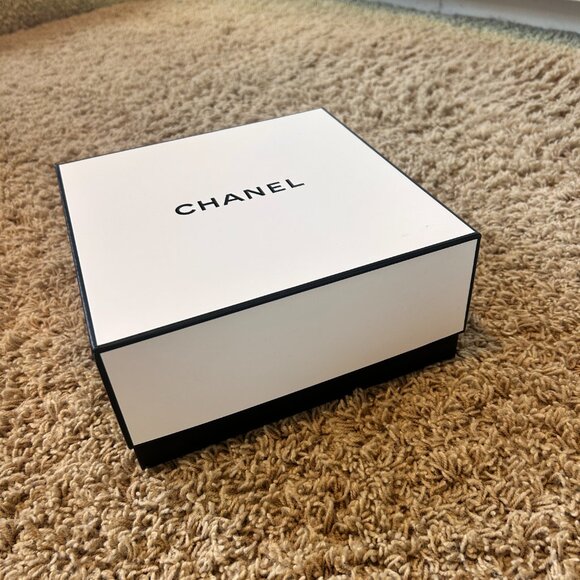 CHANEL Authentic Chanel Empty Gift Box New Condition 8.75"X8.75"X4" - Picture 3 of 8